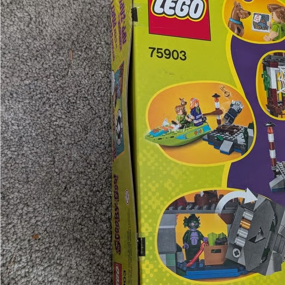 LEGO Scooby-Doo Lighthouse Adventure Set - Red, White, Green, Black - Picture 3 of 8